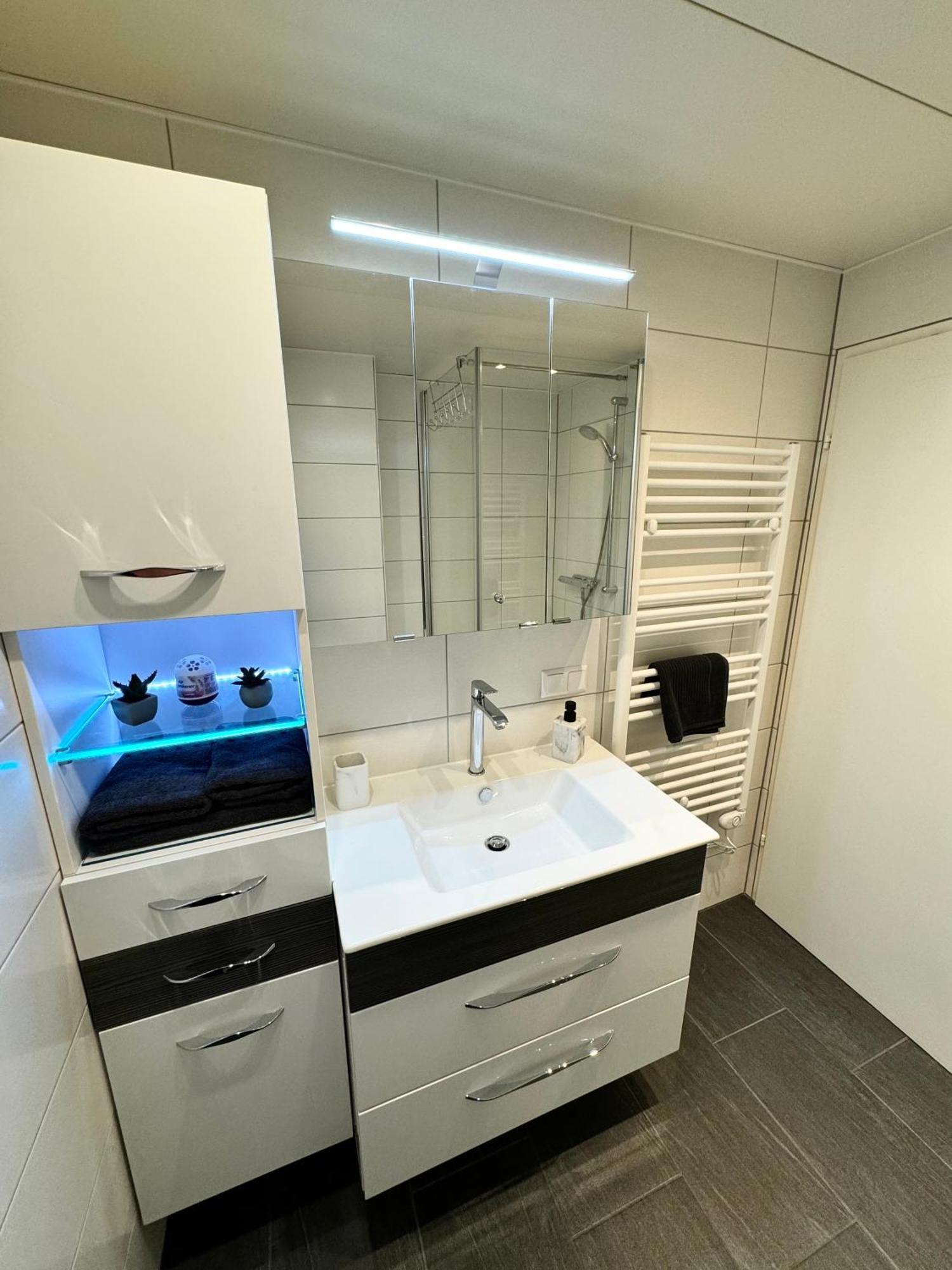לאנדסקרון Apartment Am Ossiacher See Mit Seeblick מראה חיצוני תמונה